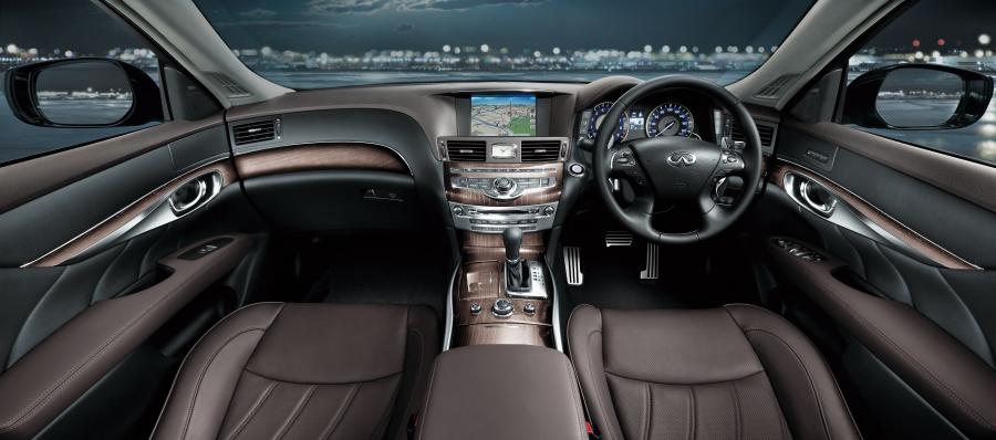  Nissan Fuga 2015 года  (фото 6 из 7)